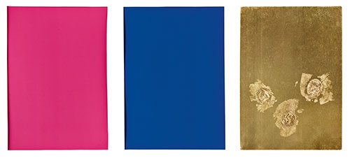 Yves Klein - Triptyque de Krefeld cartoncino colorato, pigmento e foglia d’oro, anno 1961, tre fogli 32×23,5 cm ciascuno  Collezione privata  © Yves Klein / ADAGP, Paris 2014