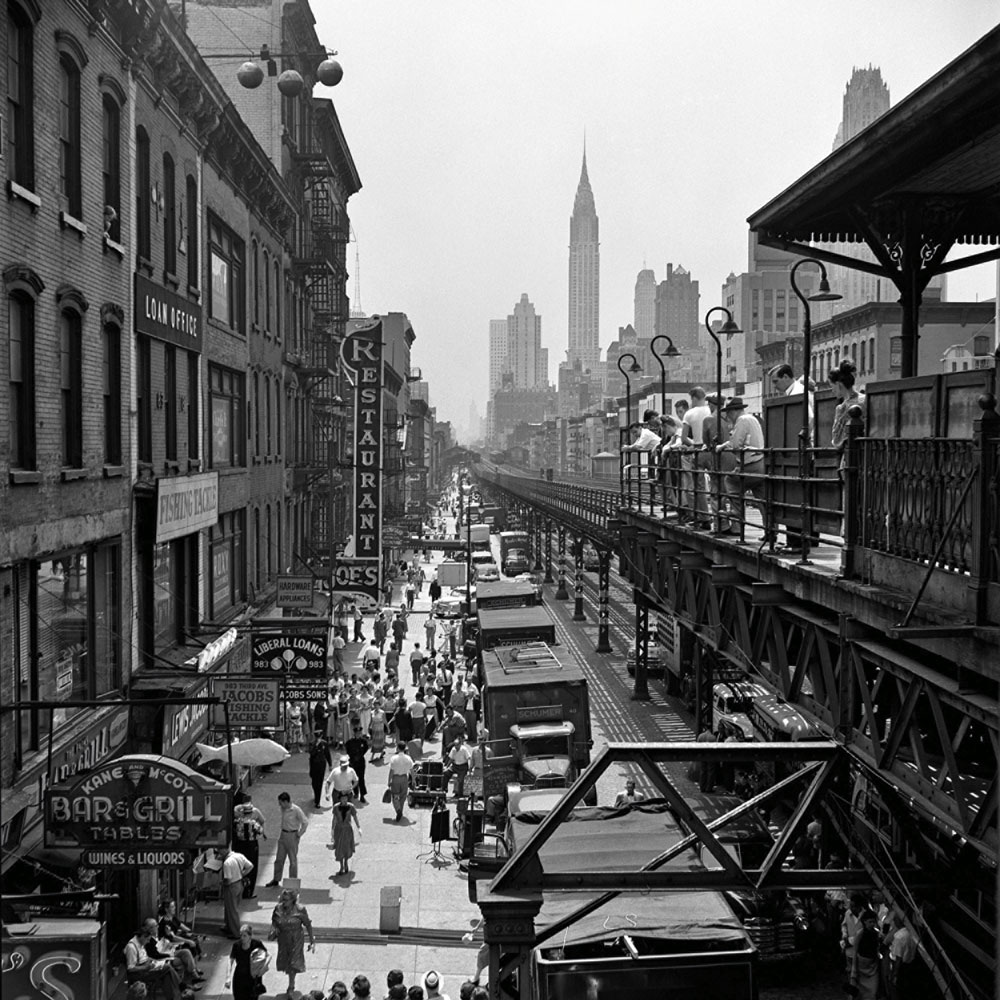 Vivian Maier - New York, 1953 40x50 cm. (16x20 inch.) Framed 53,2x63,4 cm. ©Estate of Vivian Maier Courtesy of Maloof Collection and Howard Greenberg Gallery, NY